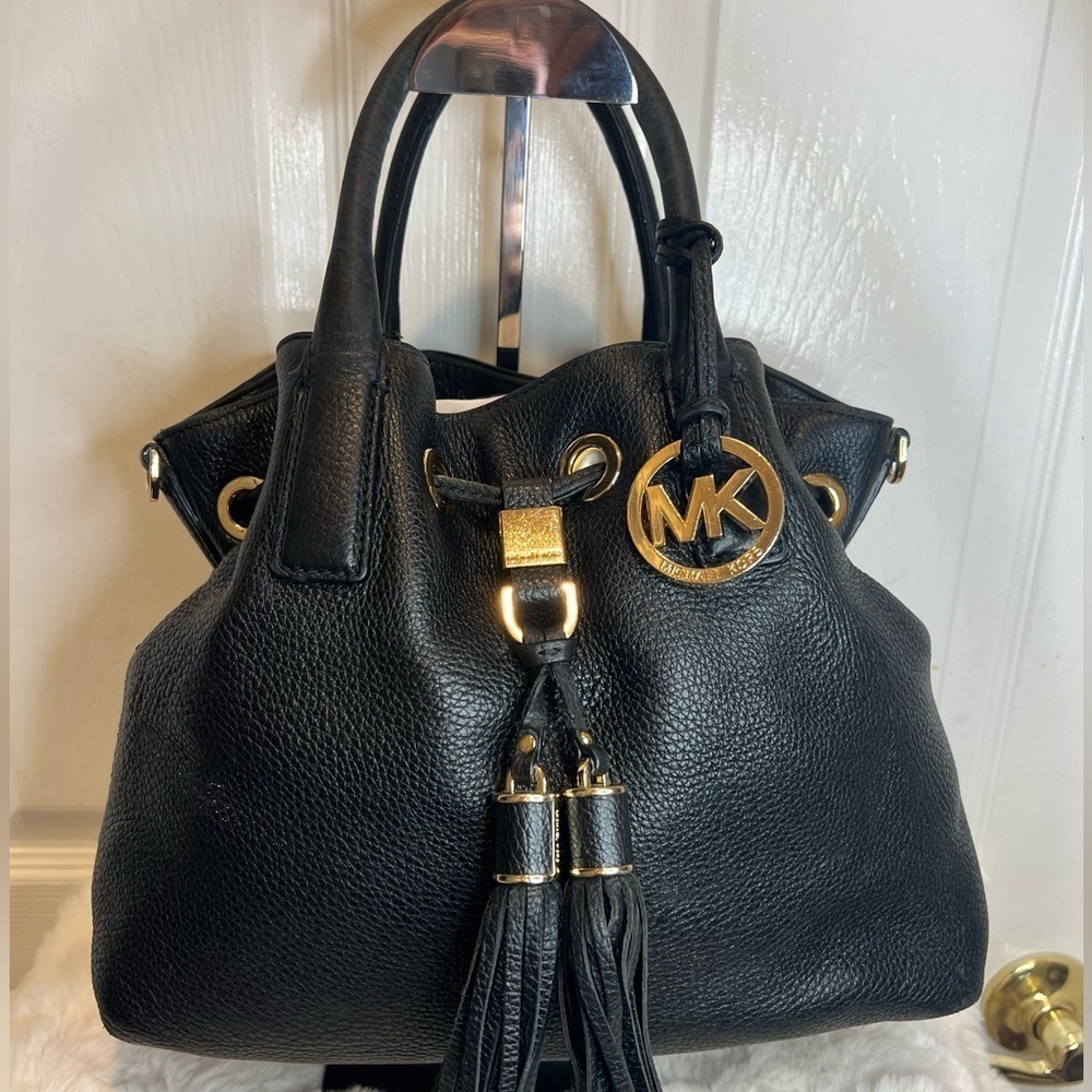 MICHAEL KORS LEATHER CAMDEN DRAWSTRING MEDIUM BLACK HOBO BAG